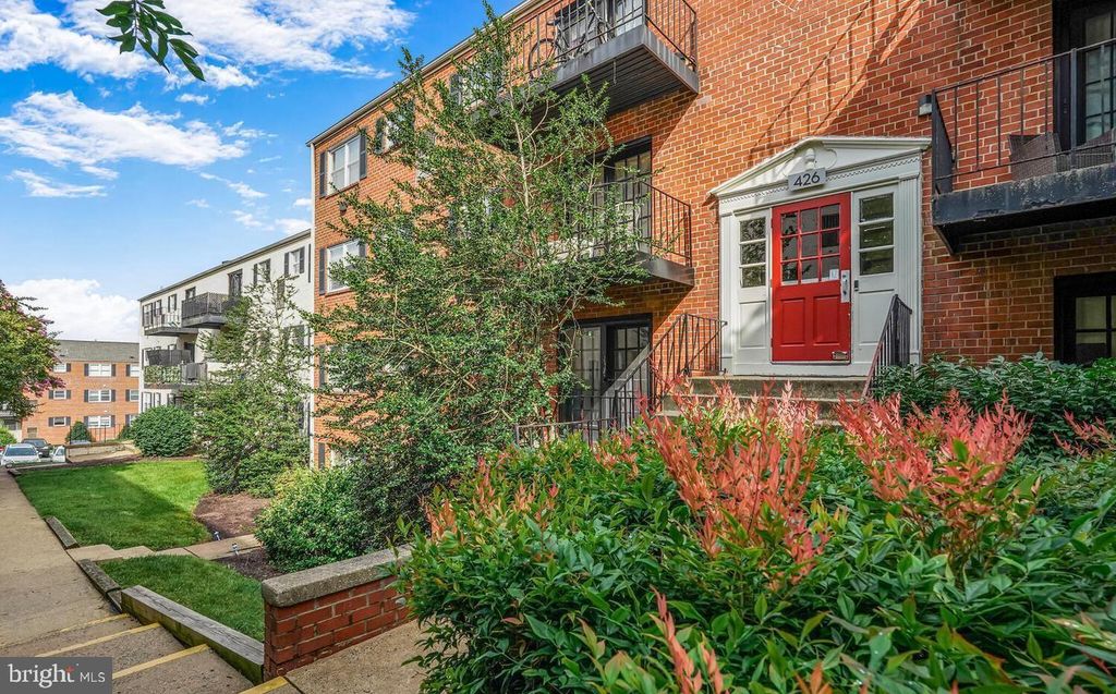 Photo of 426 N Armistead Street #303, ALEXANDRIA, VA 22312 (MLS # VAAX2051166)