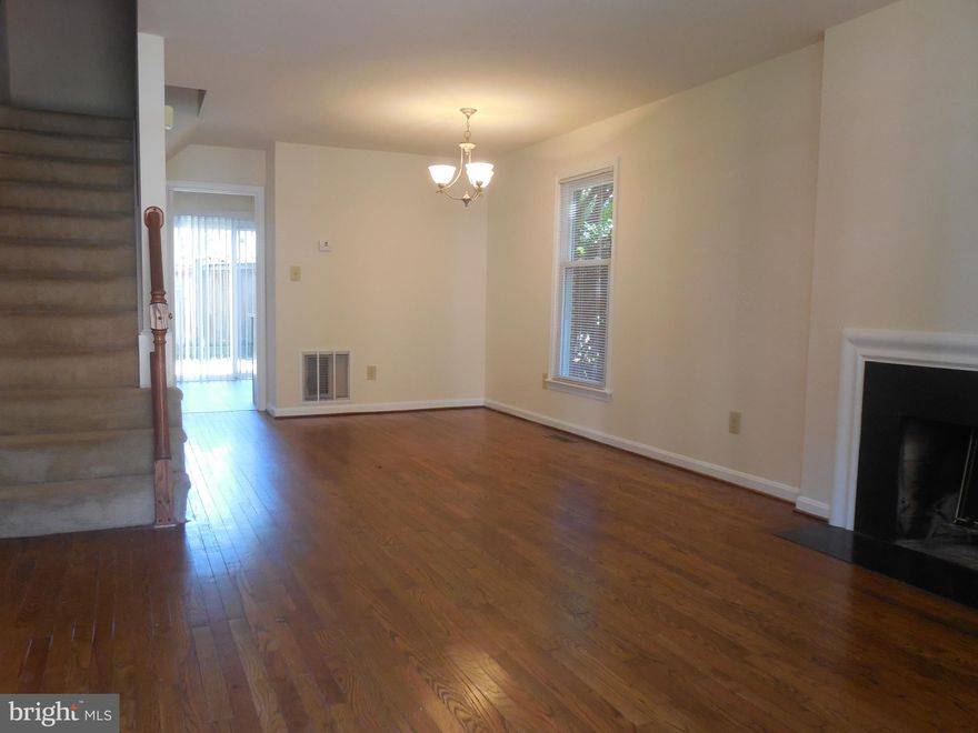 ONE MONTH FREE RENT TO QUALIFIED TENANT. Super stylish all brick end townhouse in highly sought after Colecroft. Upgraded kitchen. Updated baths. Warm wood floors. Romantic fireplace. Huge basement ideal for storage, exercise equip or ping pong! Washer/dryer. Fenced rear yard. 1 assigned parking space but plenty of street + visitor. LESS THAN 15 MINUTES TO THE NEW AMAZON HQ2/NATIONAL LANDING. One block to Braddock Metro. Pets CBC <80lbs & w/$100 monthly fee (1st yr only). $111,600 Min inc  to qual