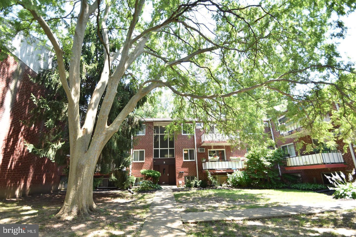 PHILADELPHIA (NORTHEAST) - Residential