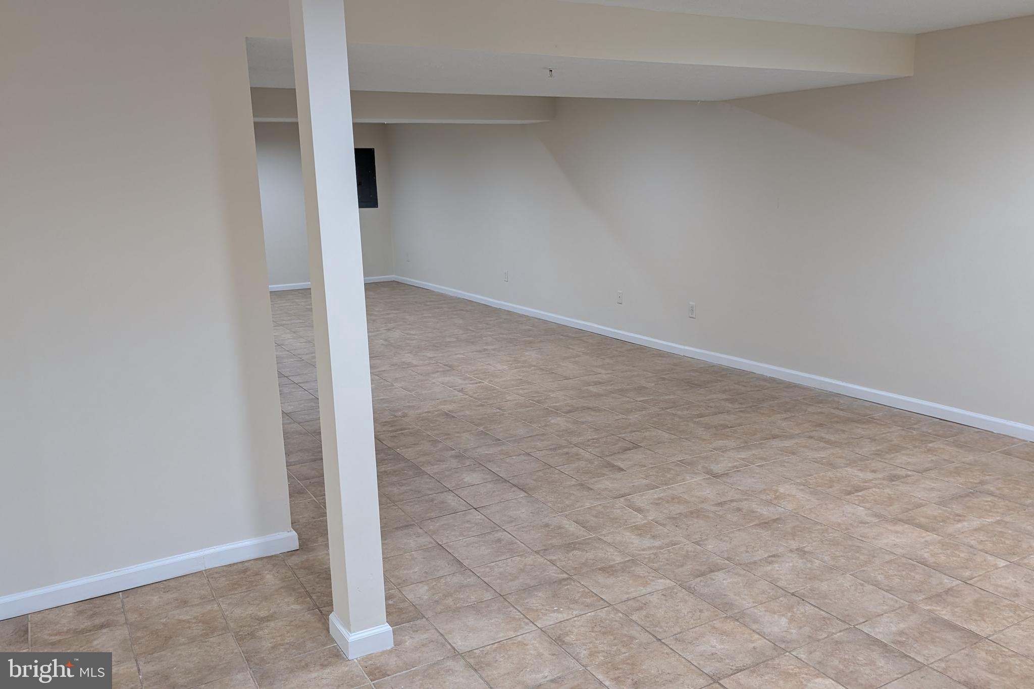 THE VILLAS AT HOLLYWOODS - Residential Lease