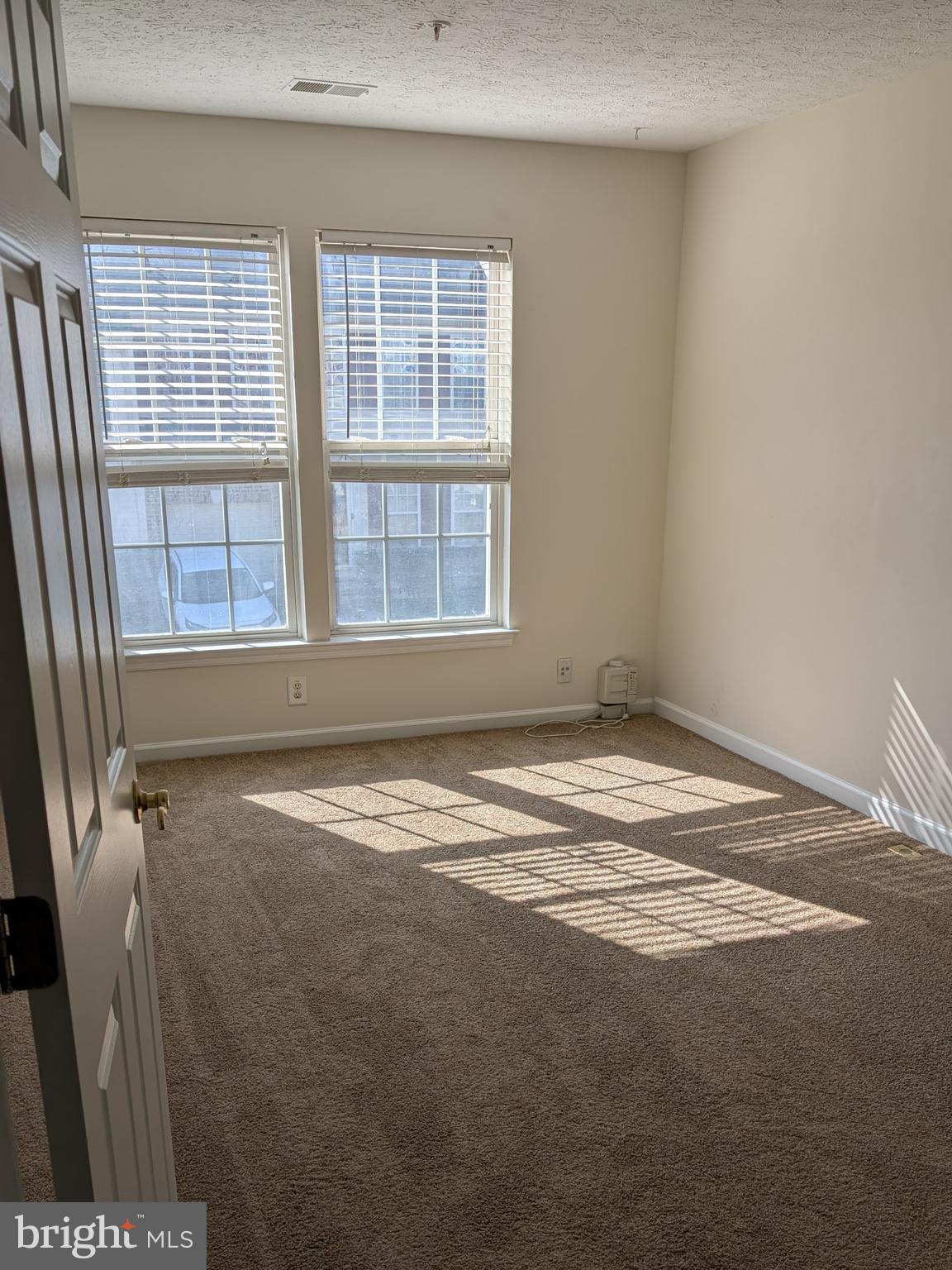 THE VILLAS AT HOLLYWOODS - Residential Lease