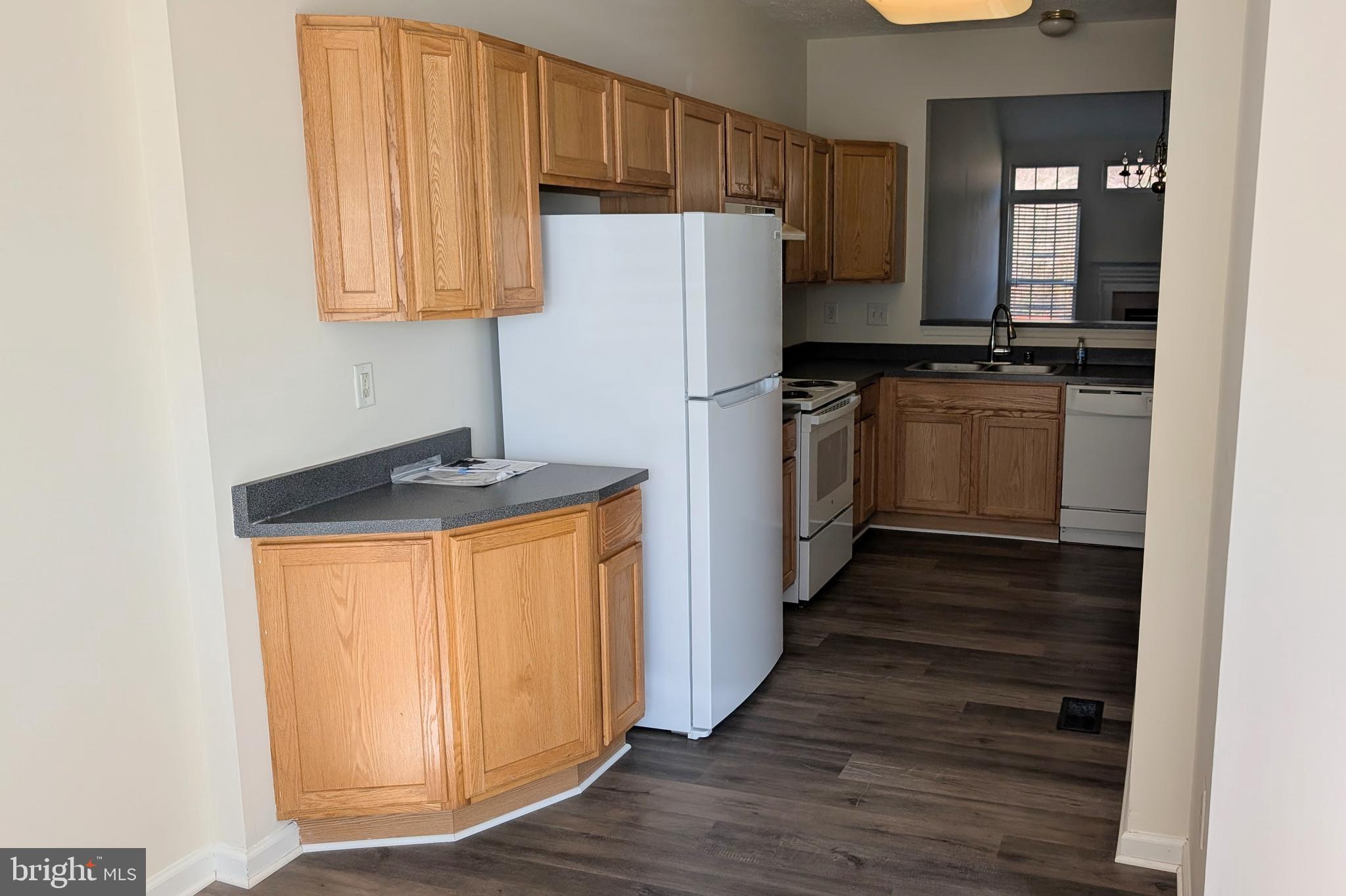 5055 WOODS LINE DRIVE 28