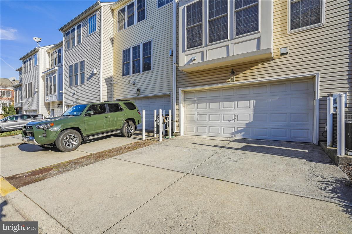 COPPERMINE CROSSING - Residential Lease