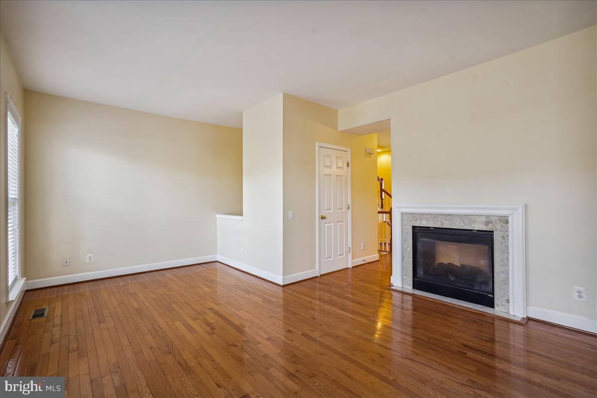 COPPERMINE CROSSING - Residential Lease