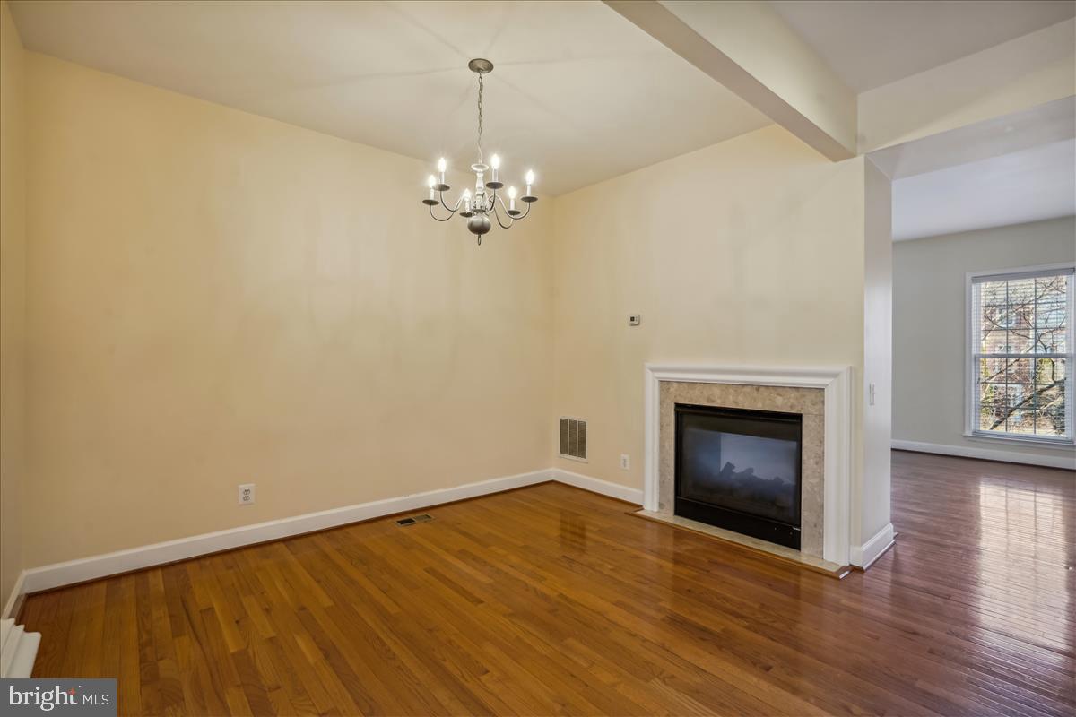 COPPERMINE CROSSING - Residential Lease