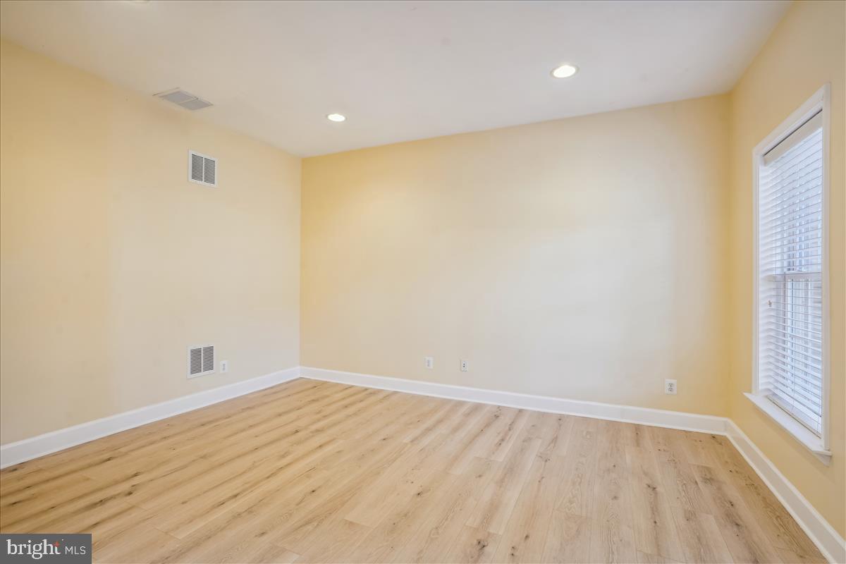 COPPERMINE CROSSING - Residential Lease