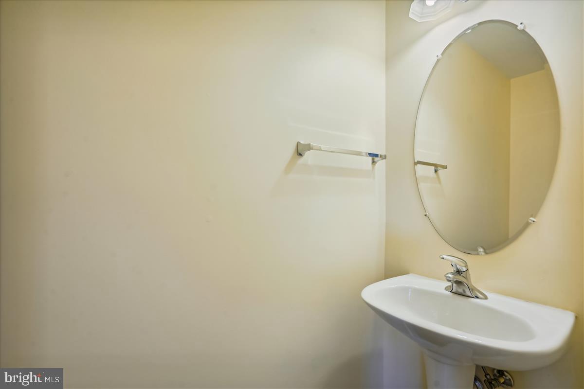 COPPERMINE CROSSING - Residential Lease