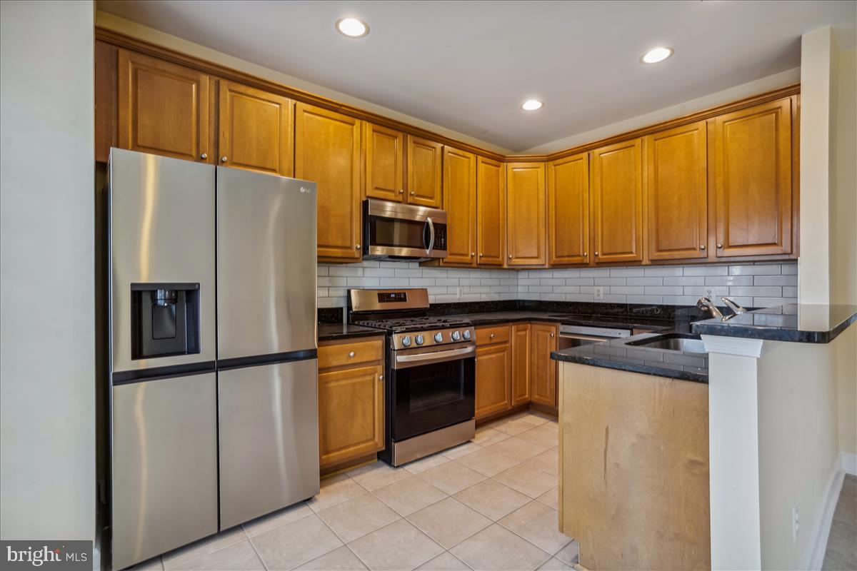 COPPERMINE CROSSING - Residential Lease