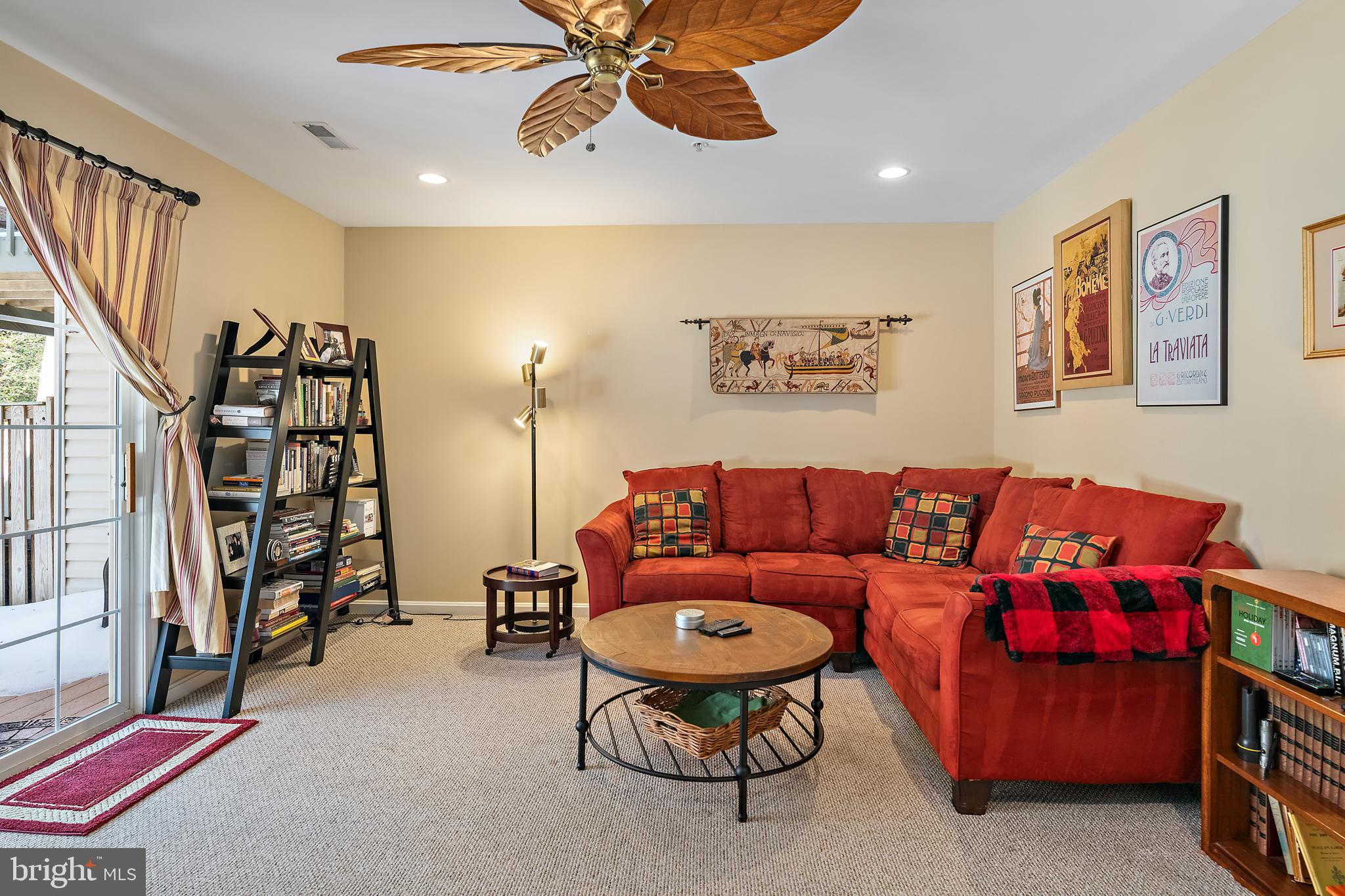 WATERS EDGE - Residential