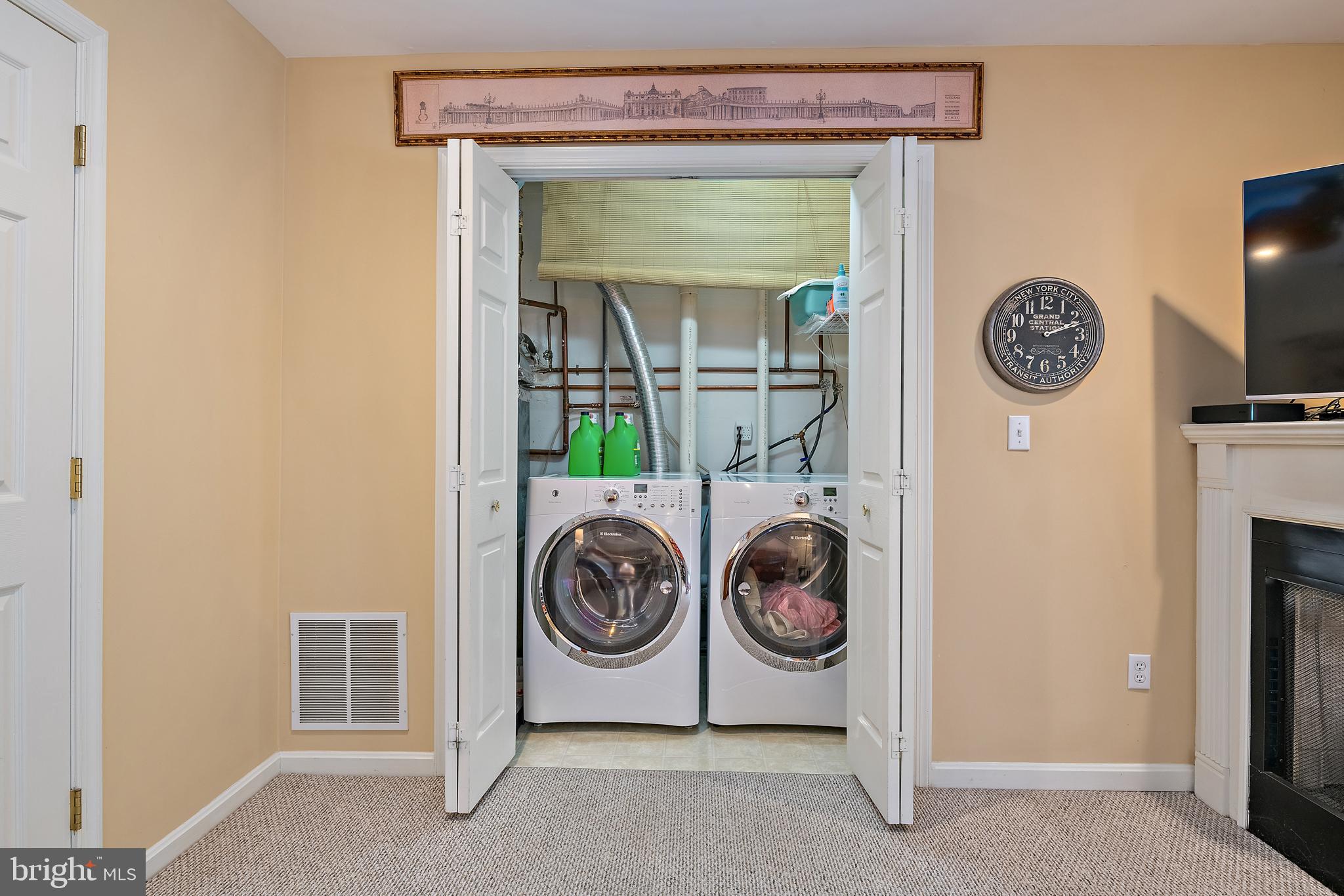 WATERS EDGE - Residential