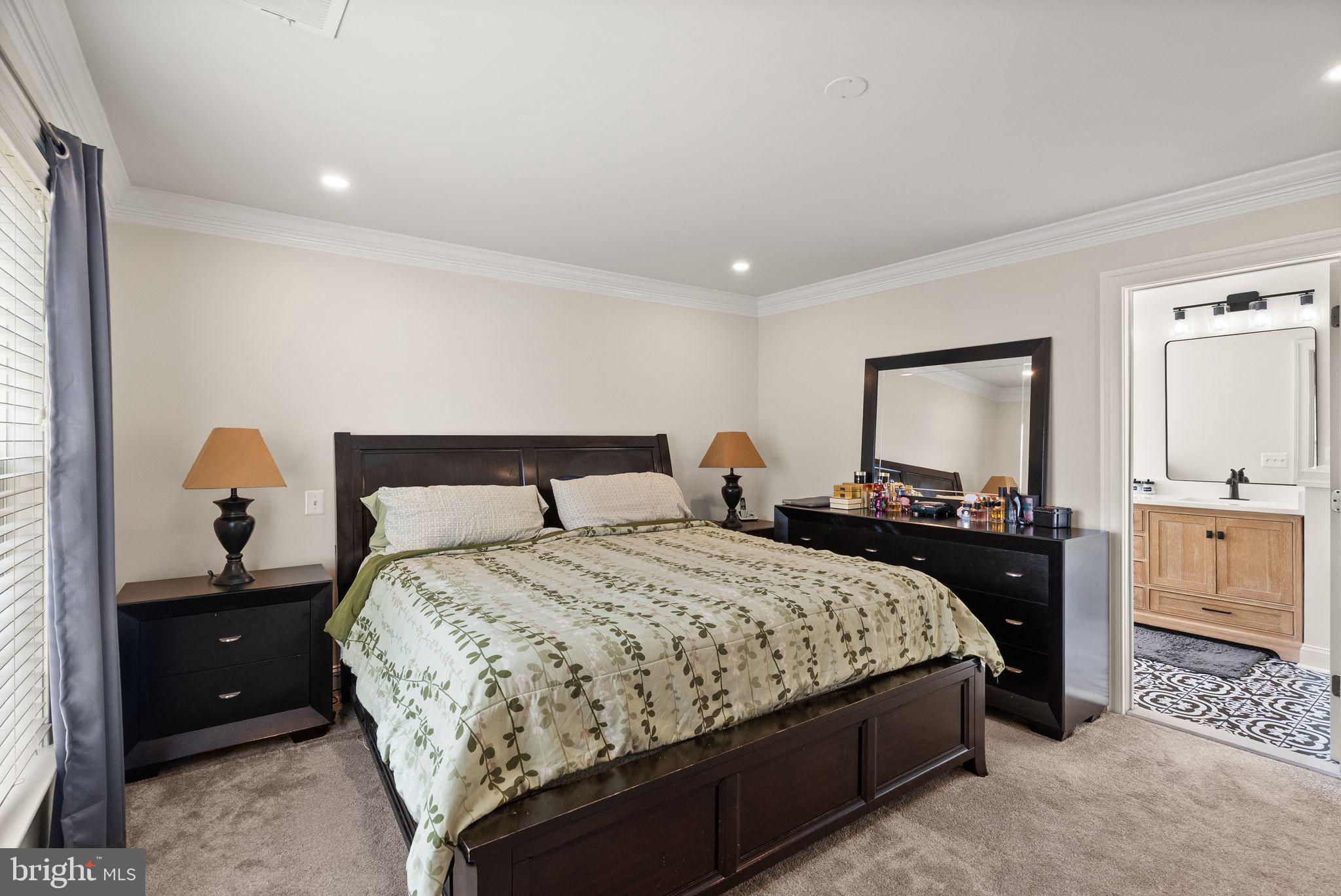 POTOMAC CLUB CONDOMINIUMS - Residential