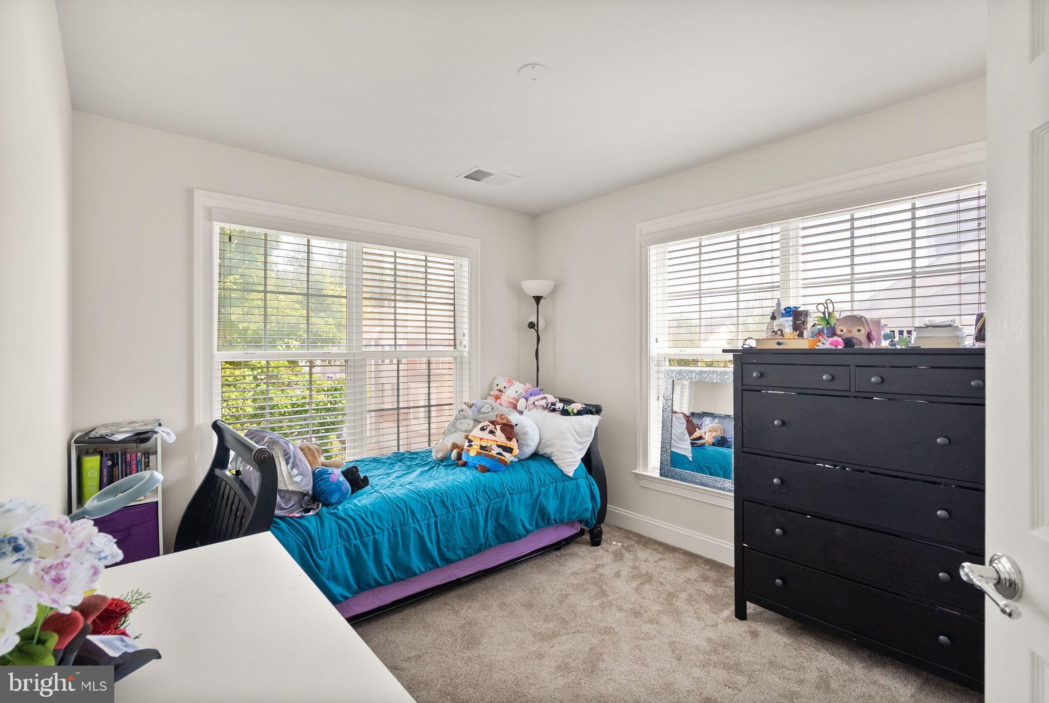 POTOMAC CLUB CONDOMINIUMS - Residential