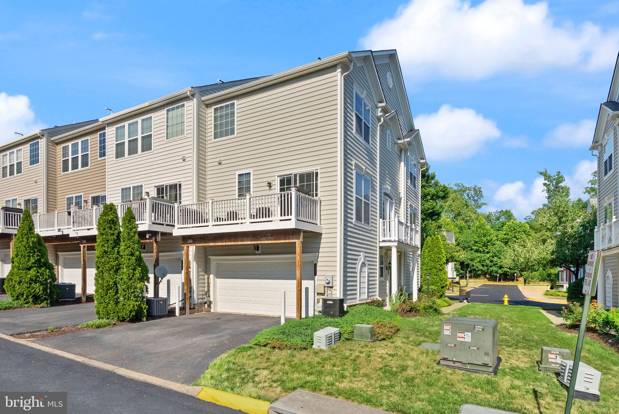 POTOMAC CLUB CONDOMINIUMS - Residential