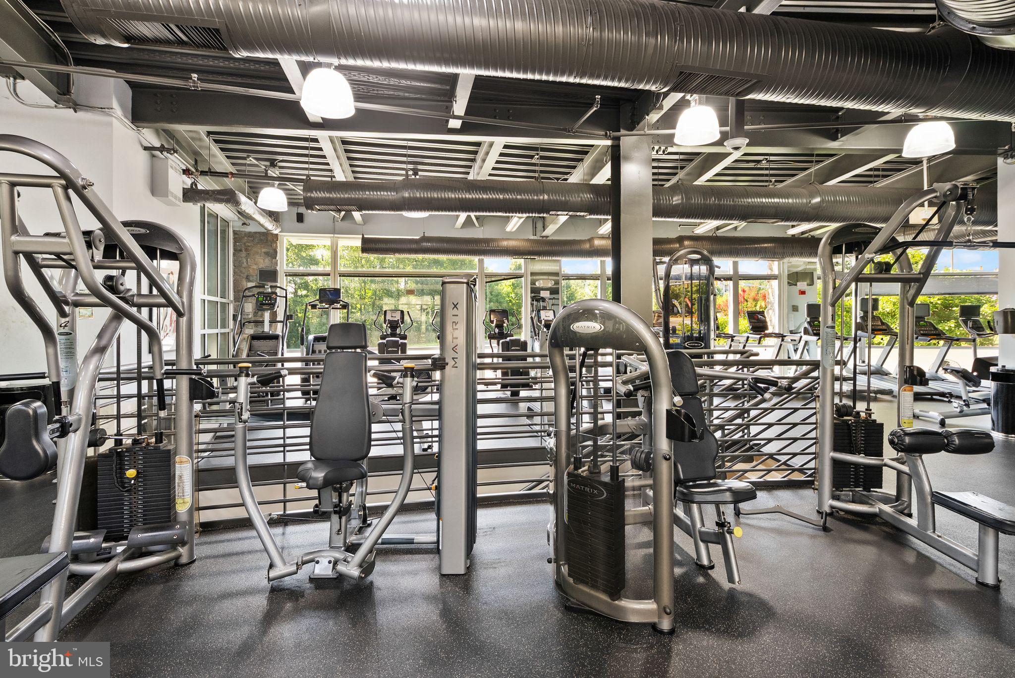 POTOMAC CLUB CONDOMINIUMS - Residential