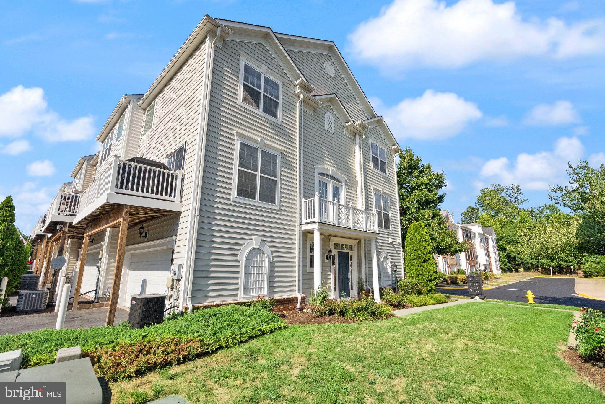 POTOMAC CLUB CONDOMINIUMS - Residential