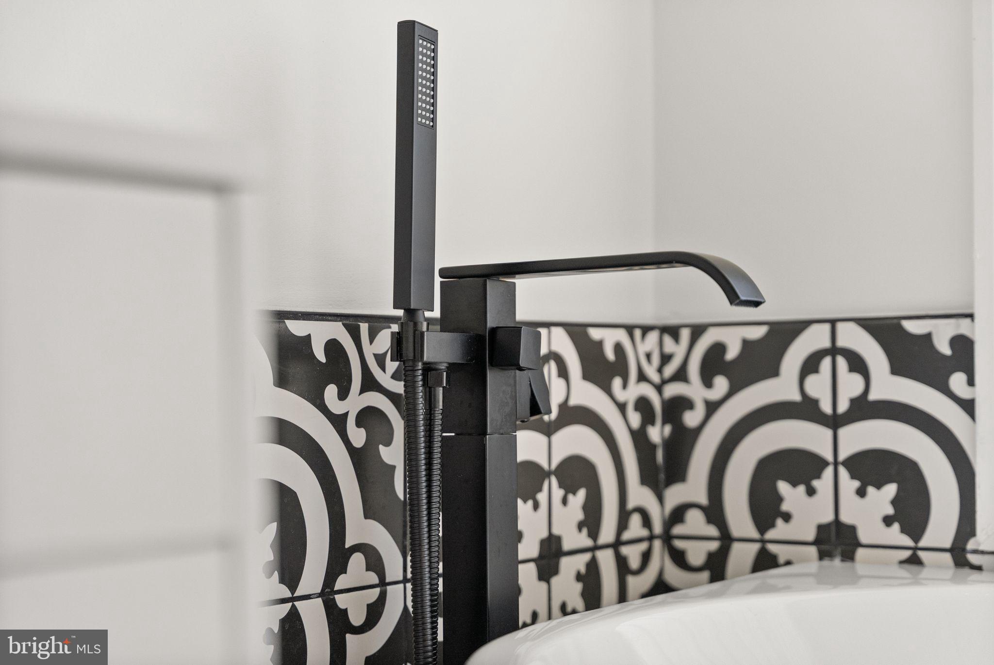 POTOMAC CLUB CONDOMINIUMS - Residential