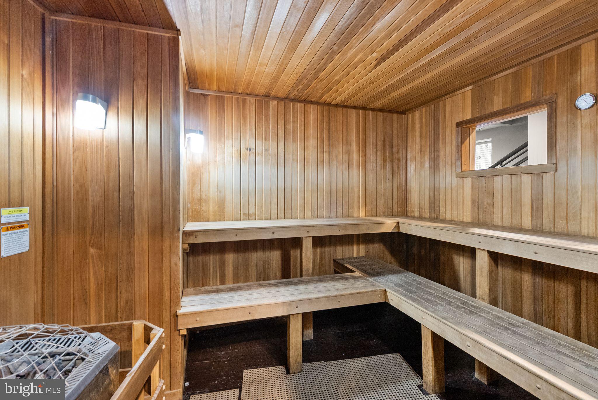 POTOMAC CLUB CONDOMINIUMS - Residential