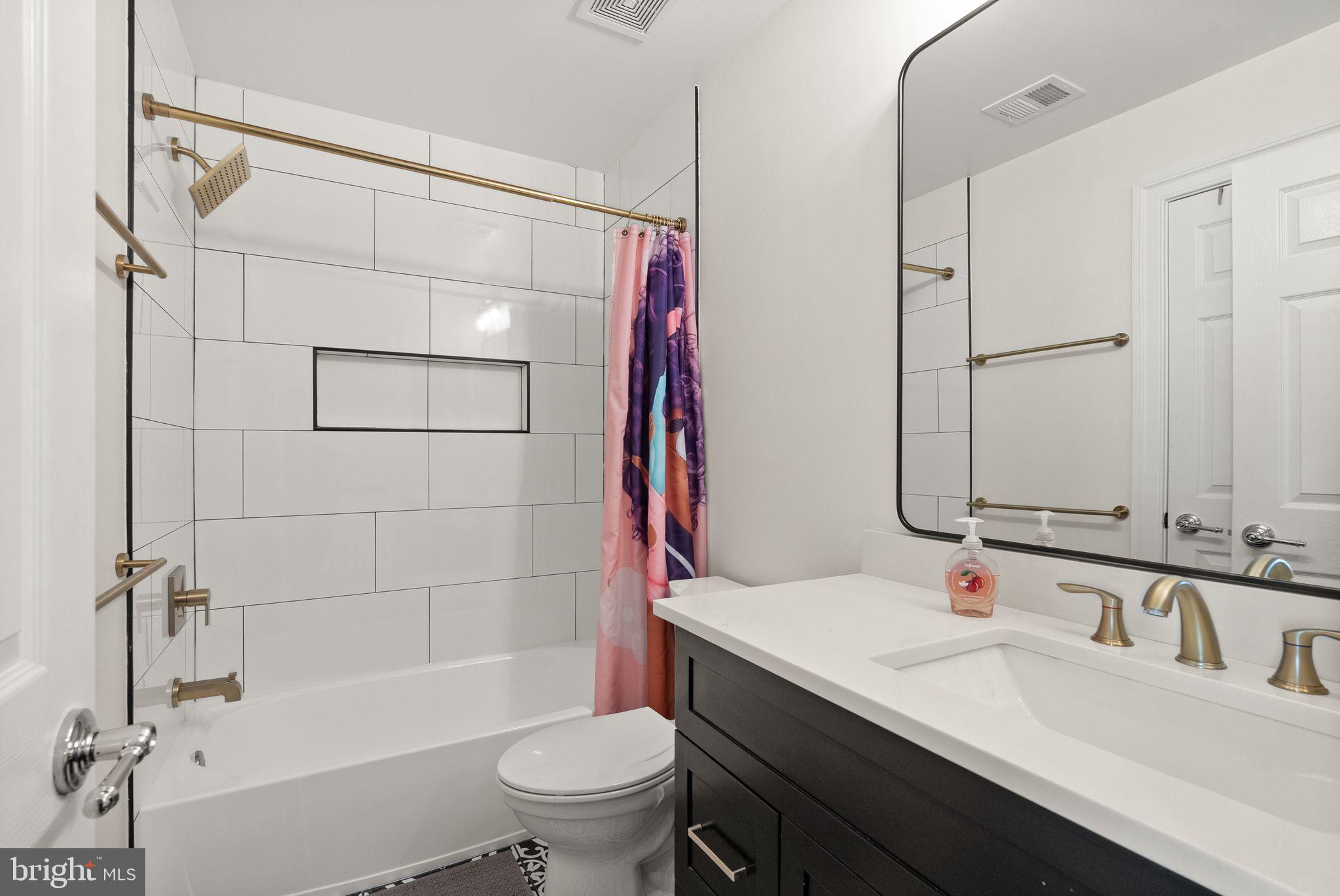 POTOMAC CLUB CONDOMINIUMS - Residential