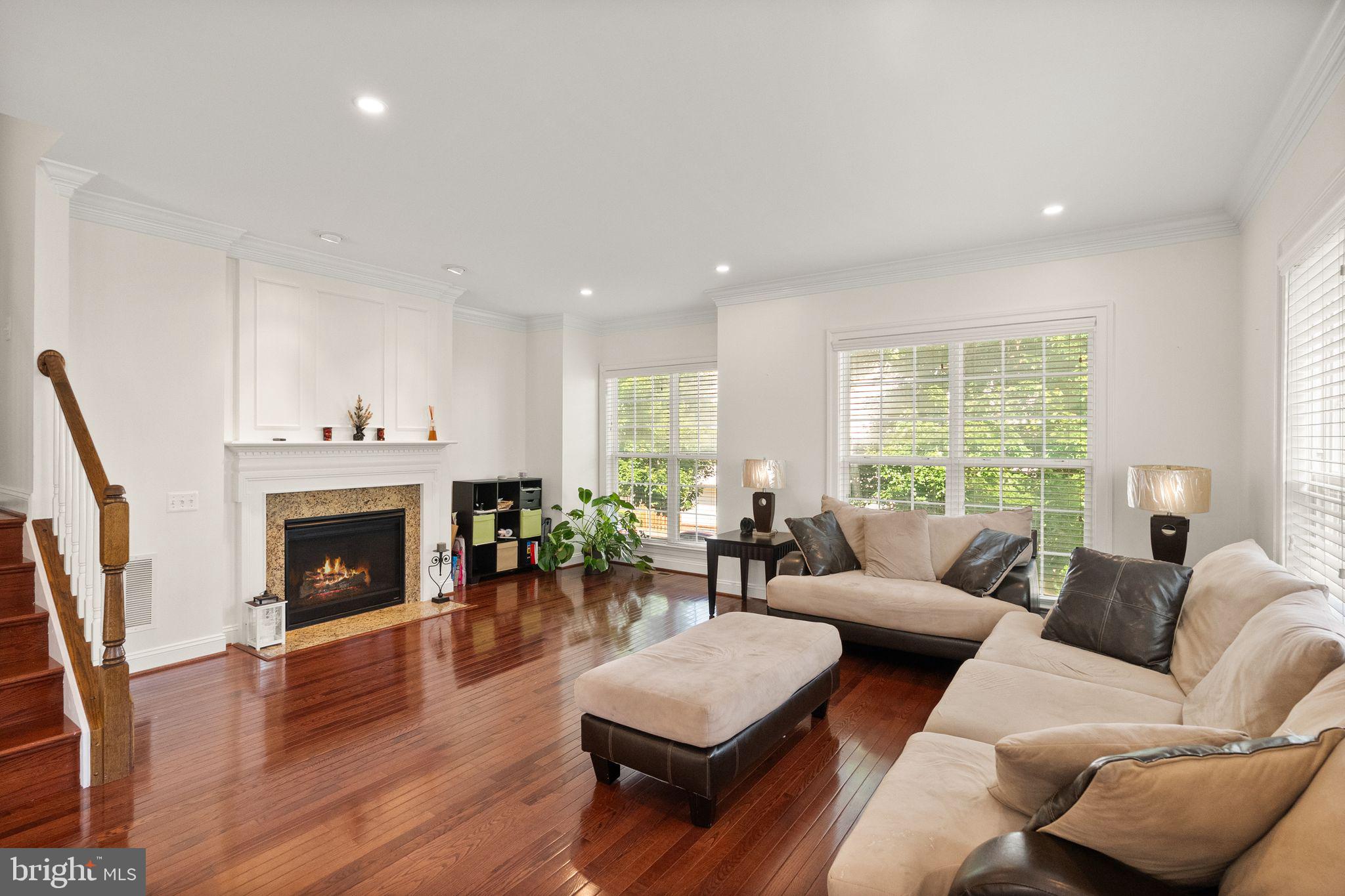 POTOMAC CLUB CONDOMINIUMS - Residential