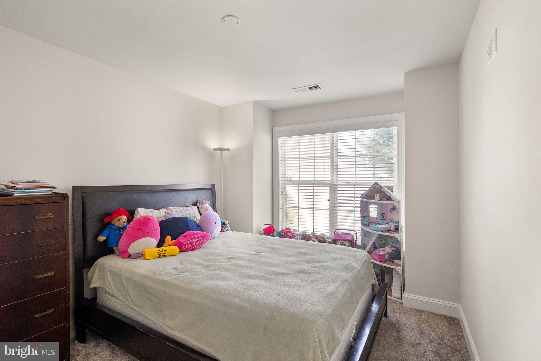 POTOMAC CLUB CONDOMINIUMS - Residential