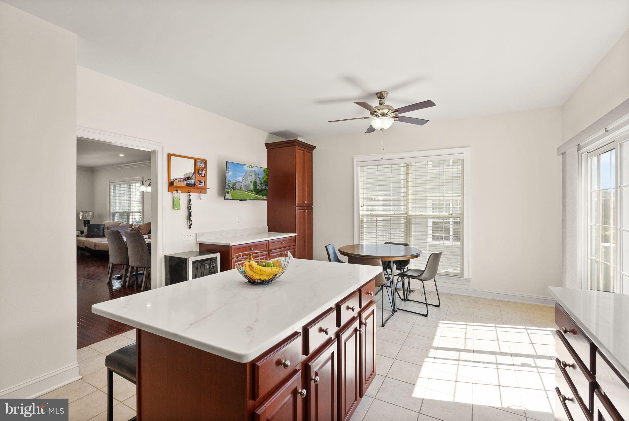 POTOMAC CLUB CONDOMINIUMS - Residential