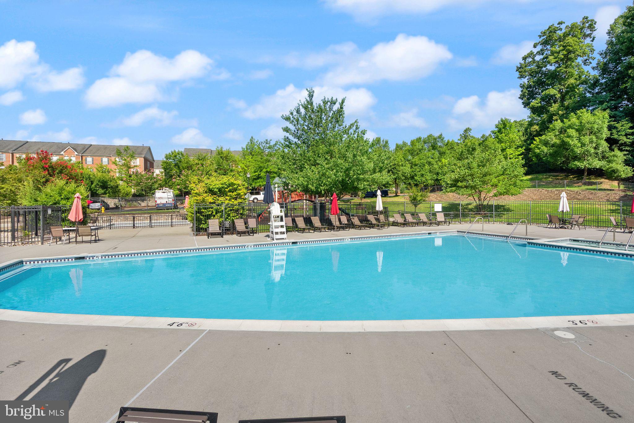 POTOMAC CLUB CONDOMINIUMS - Residential