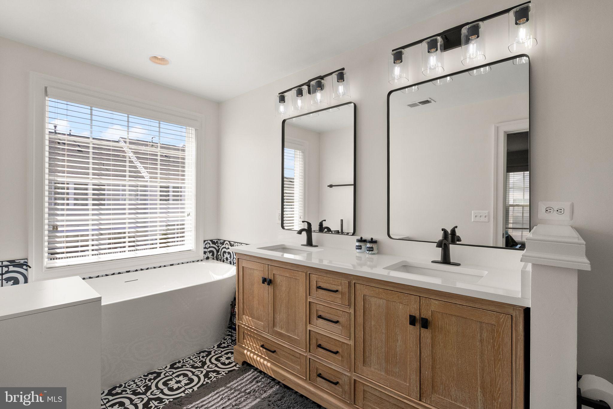 POTOMAC CLUB CONDOMINIUMS - Residential