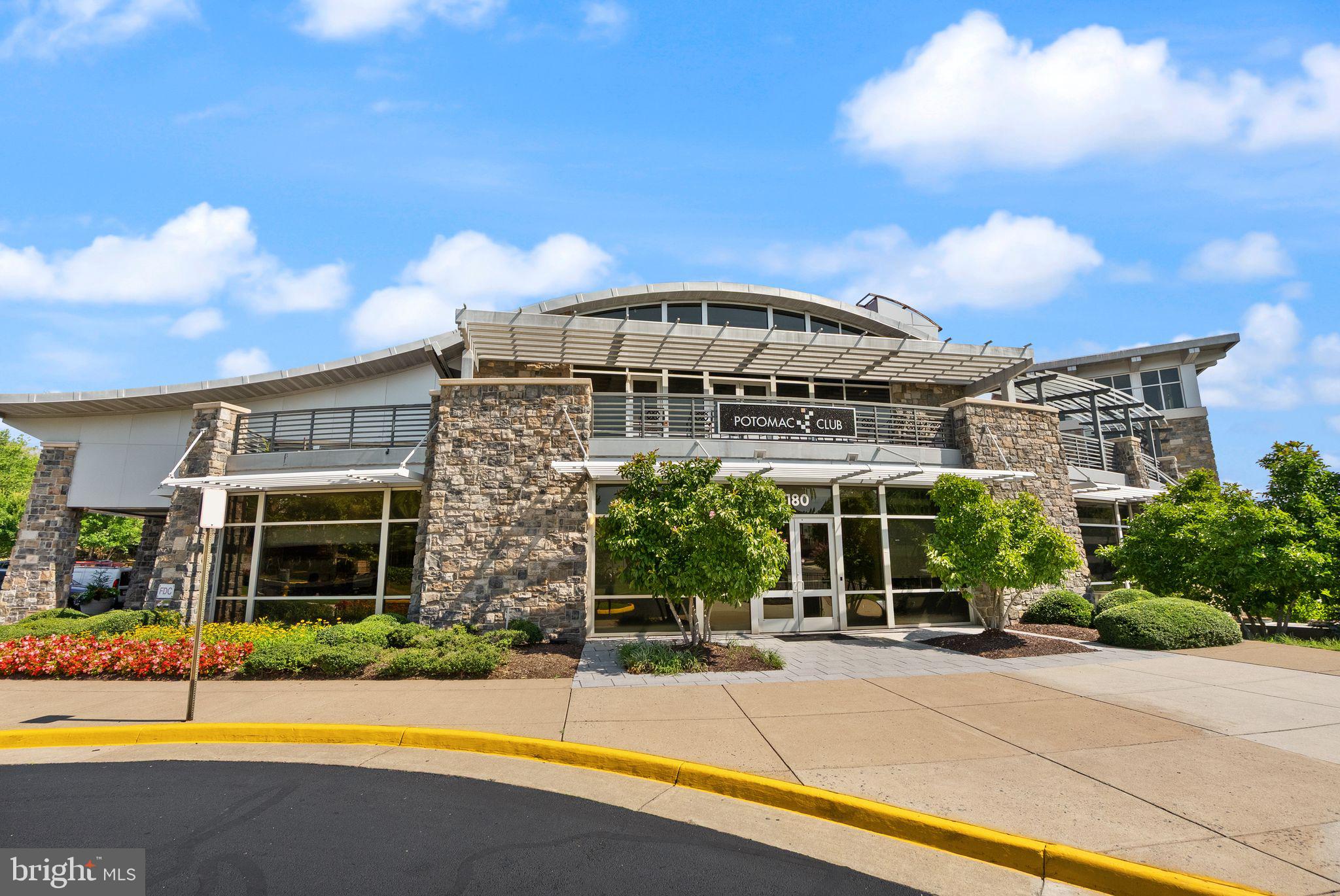 POTOMAC CLUB CONDOMINIUMS - Residential