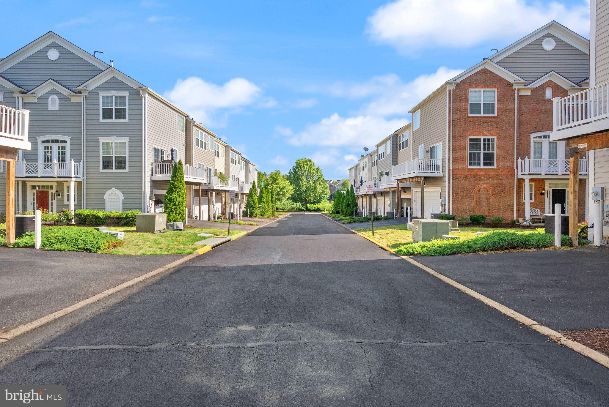 POTOMAC CLUB CONDOMINIUMS - Residential