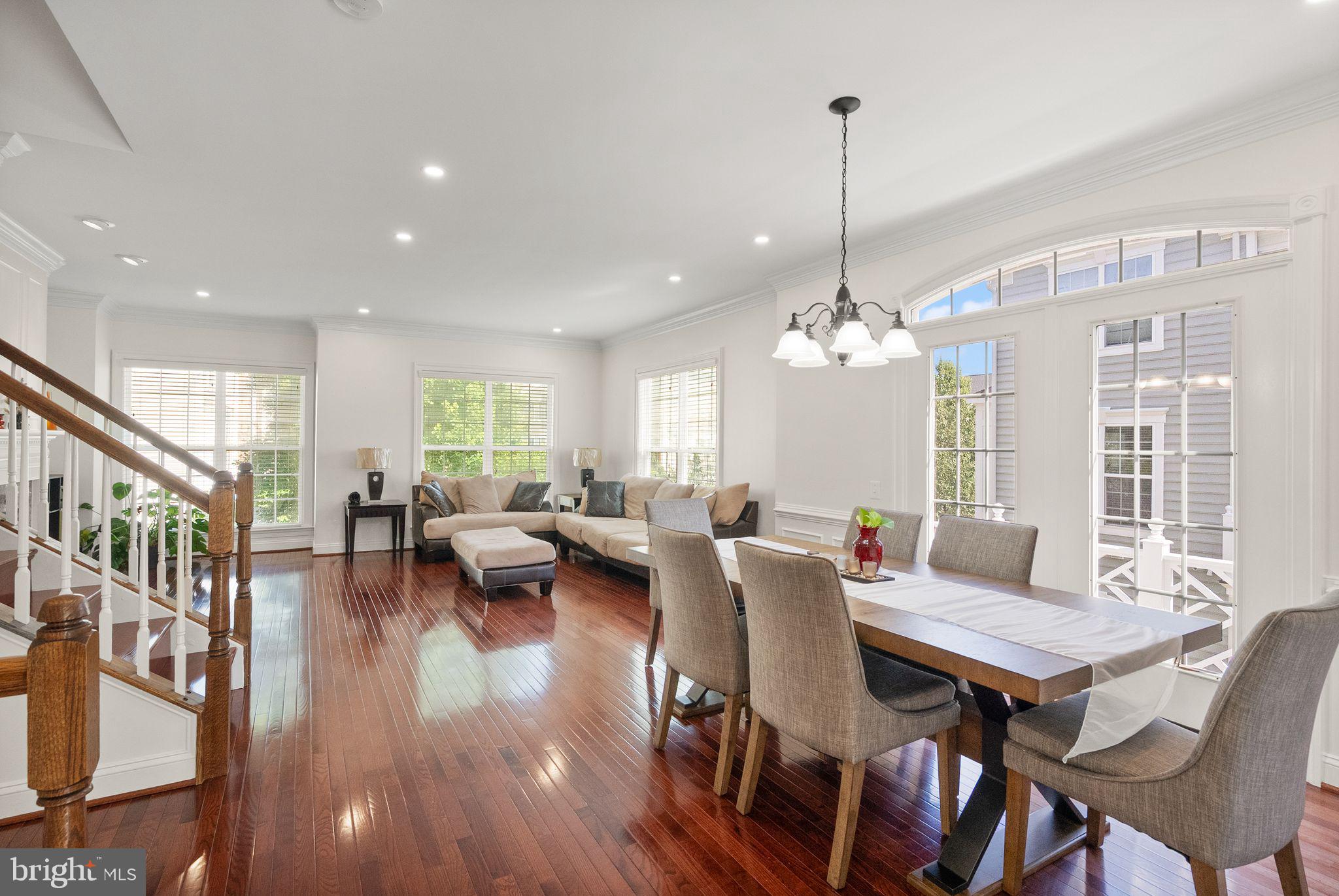 POTOMAC CLUB CONDOMINIUMS - Residential