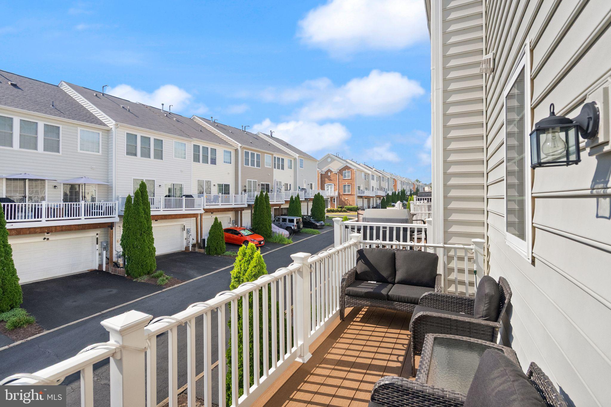 POTOMAC CLUB CONDOMINIUMS - Residential