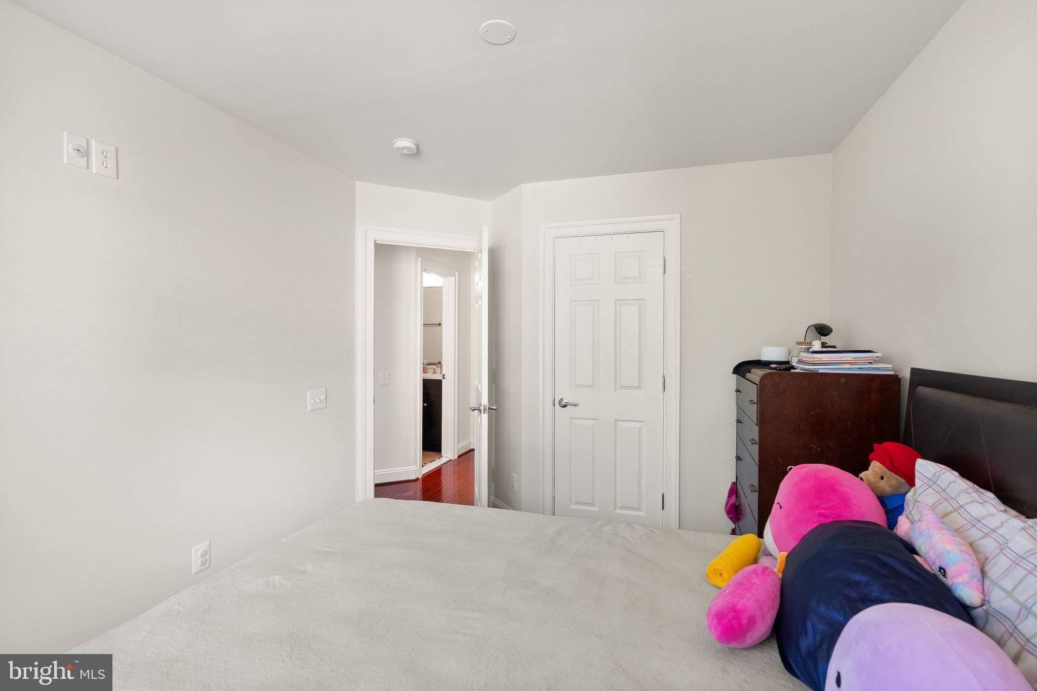 POTOMAC CLUB CONDOMINIUMS - Residential