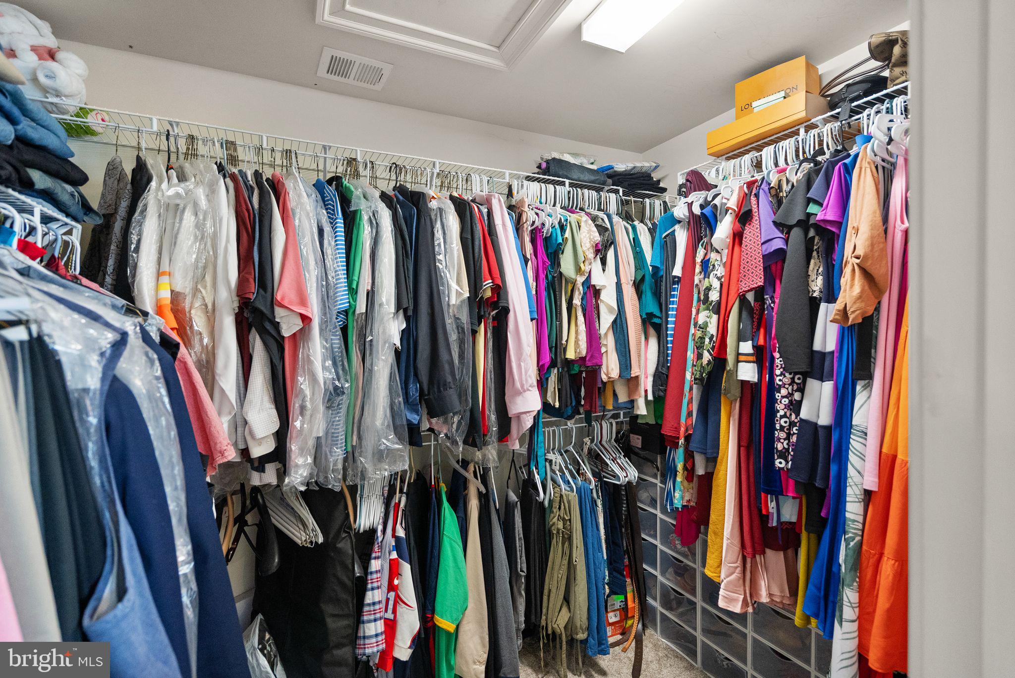 POTOMAC CLUB CONDOMINIUMS - Residential