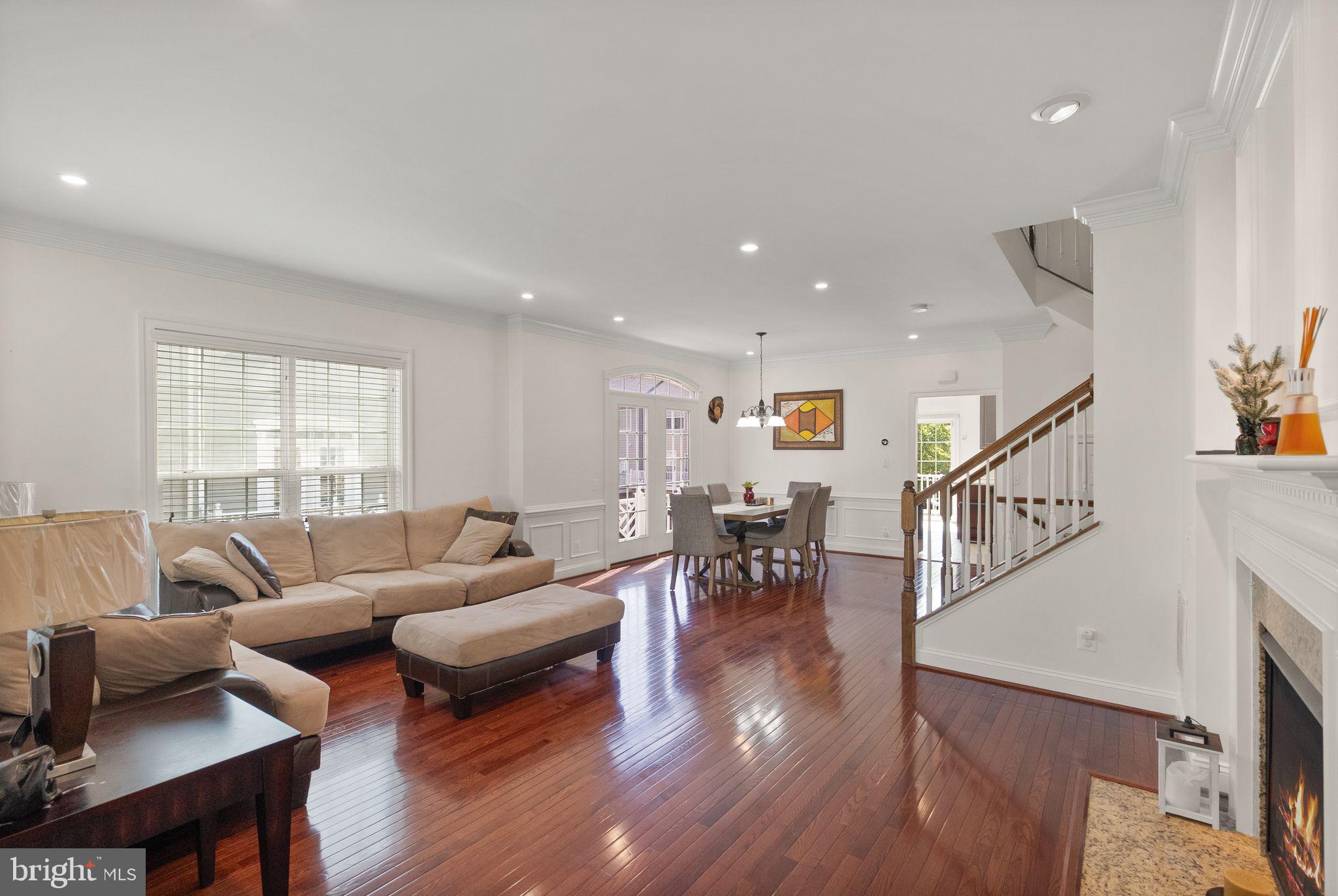 POTOMAC CLUB CONDOMINIUMS - Residential