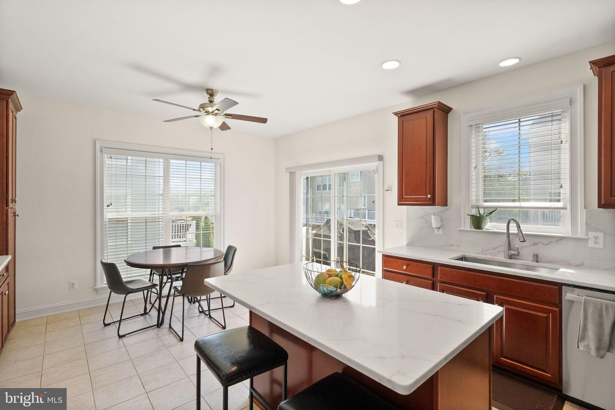 POTOMAC CLUB CONDOMINIUMS - Residential