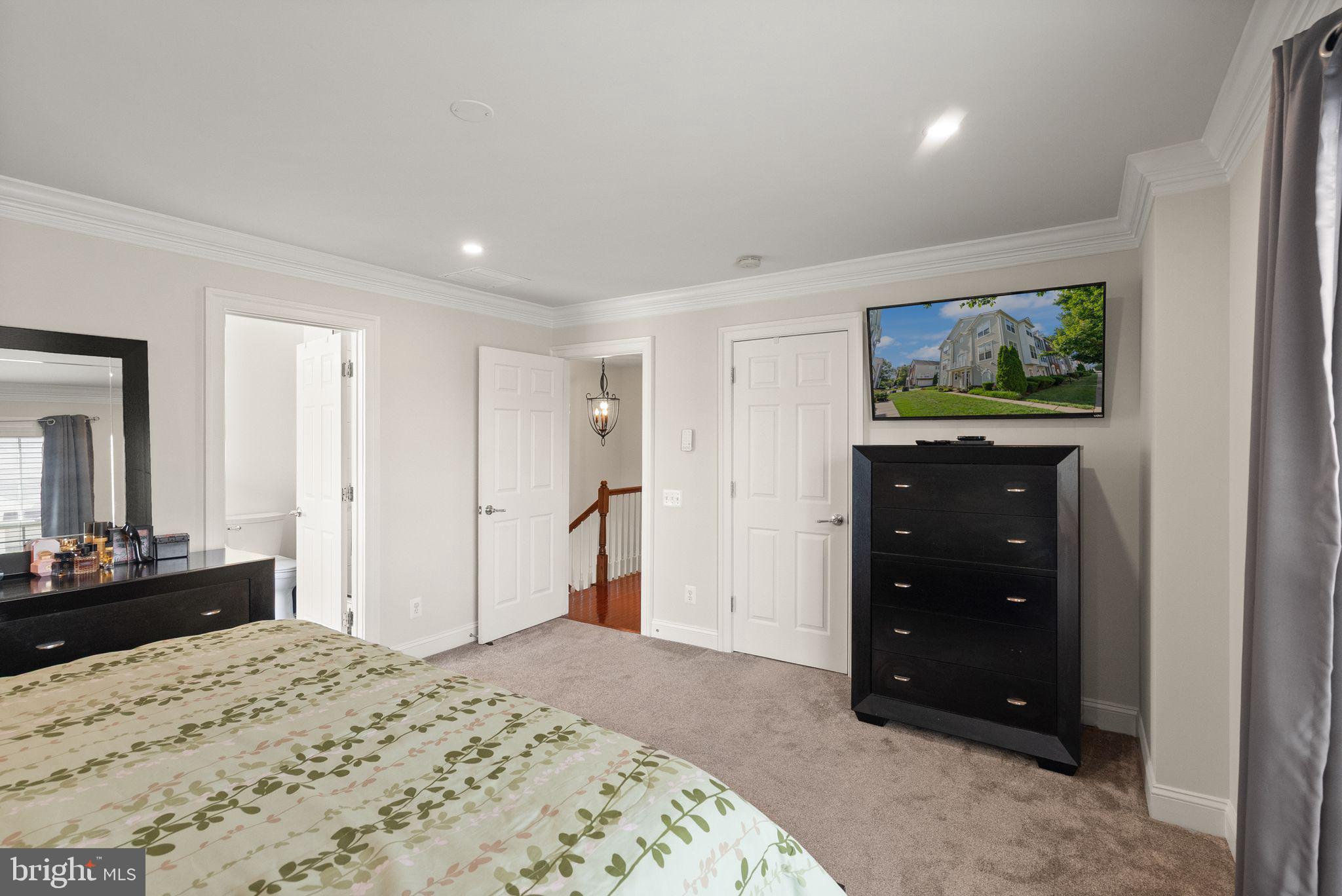 POTOMAC CLUB CONDOMINIUMS - Residential