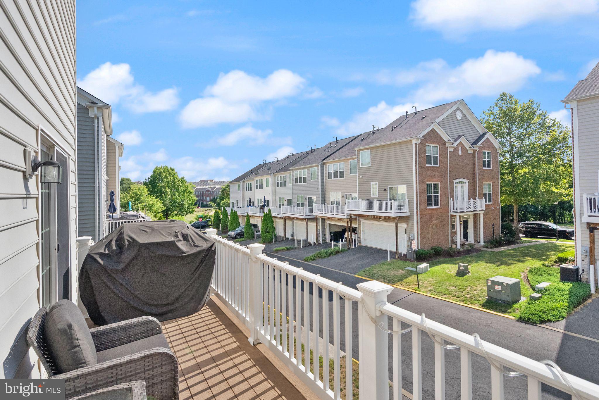 POTOMAC CLUB CONDOMINIUMS - Residential