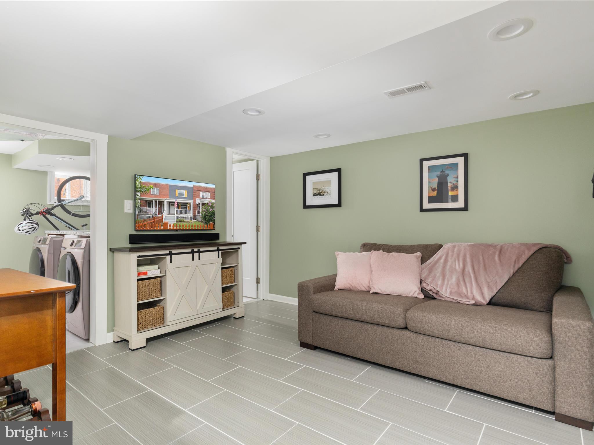 WAVERLY TAYLOR - Residential