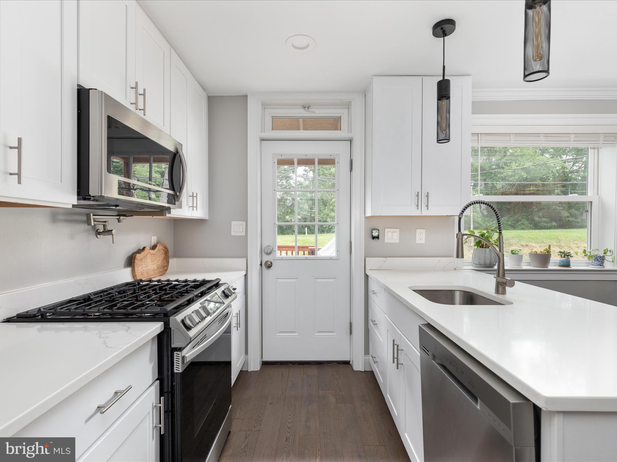 WAVERLY TAYLOR - Residential