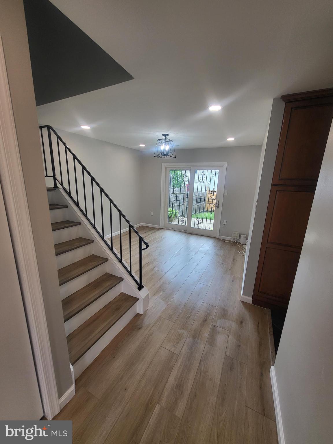 LANDOVER - Residential