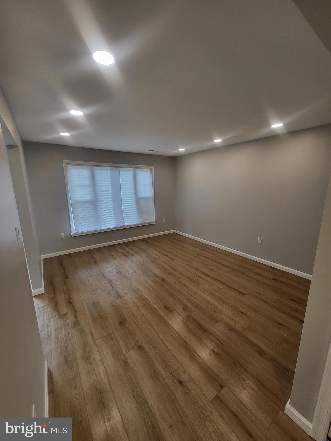 LANDOVER - Residential