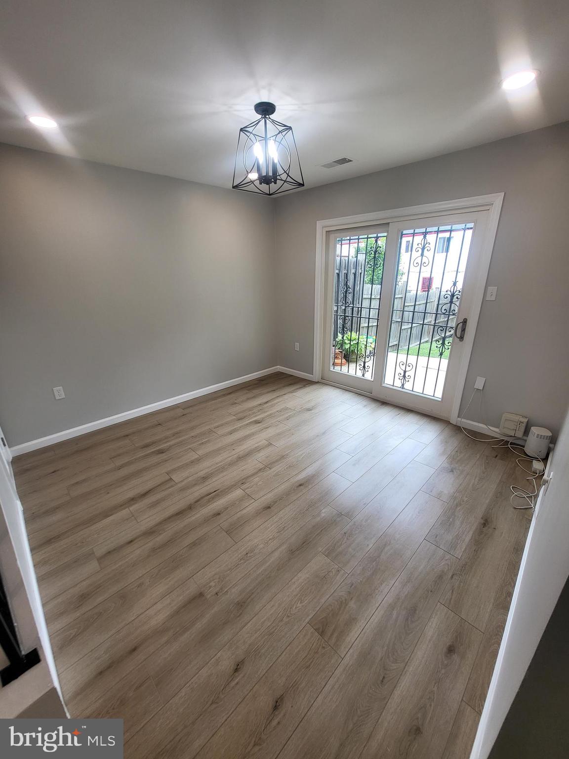 LANDOVER - Residential