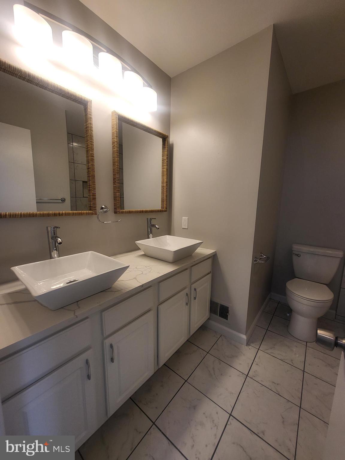 LANDOVER - Residential