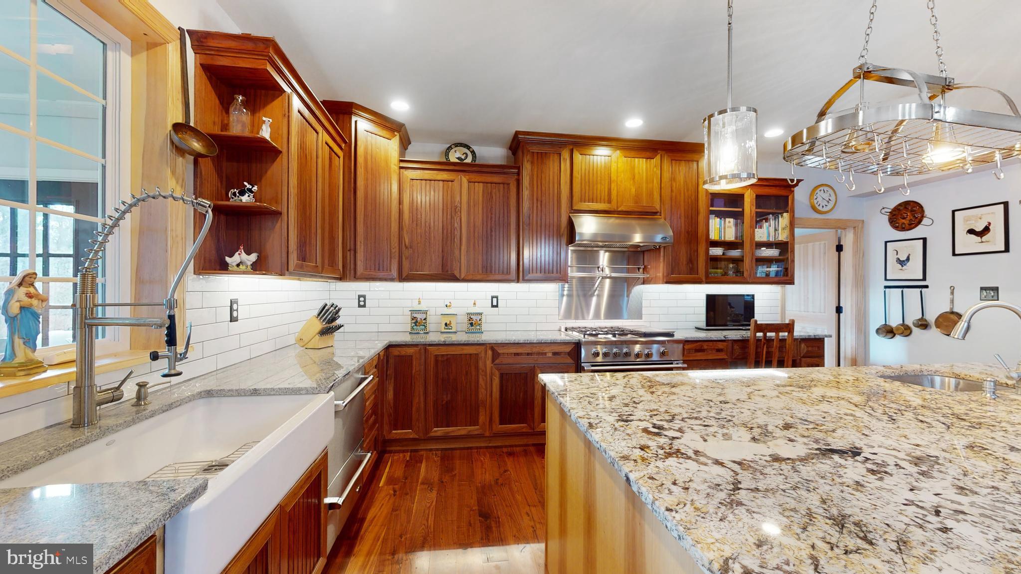 901 CRUM CREEK RD
