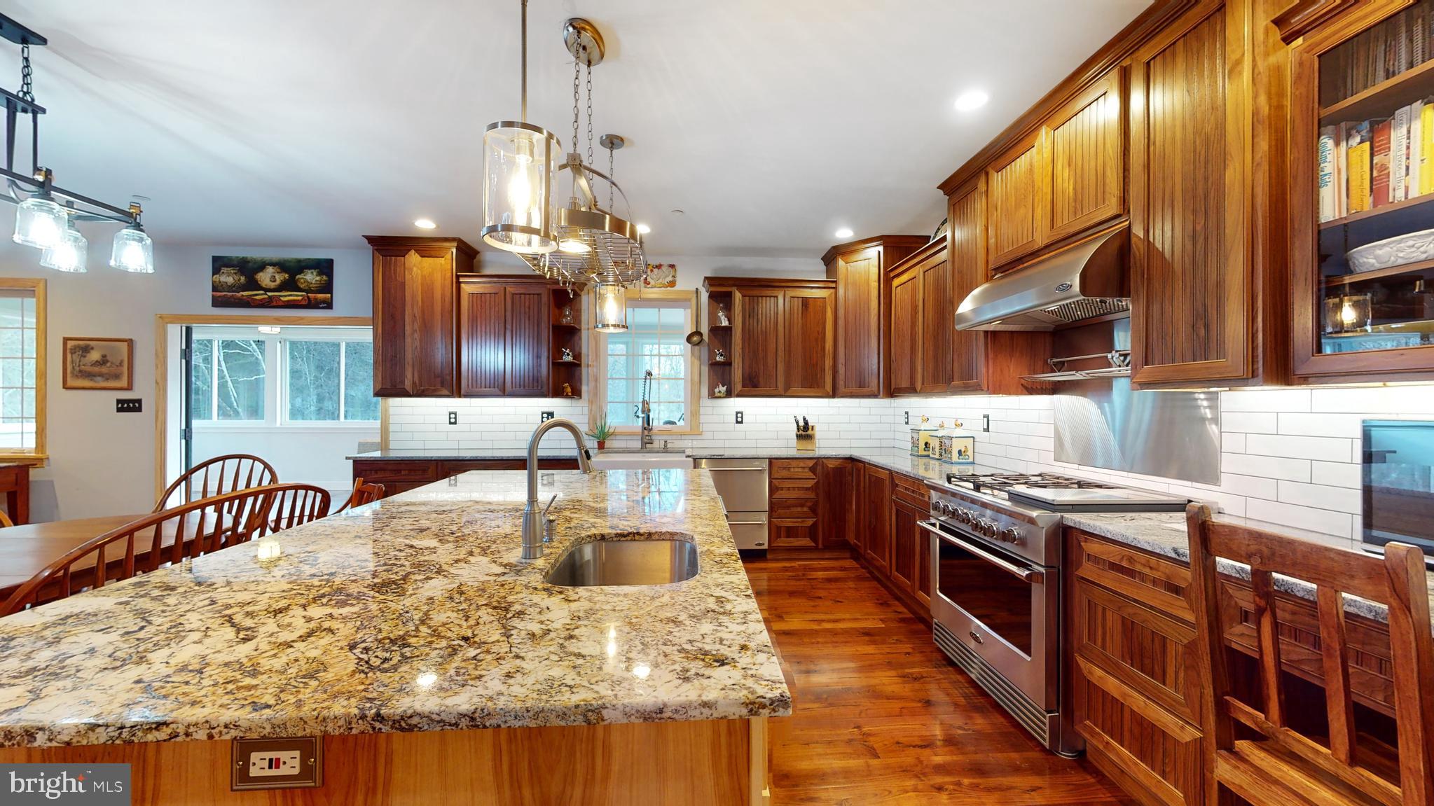 901 CRUM CREEK RD