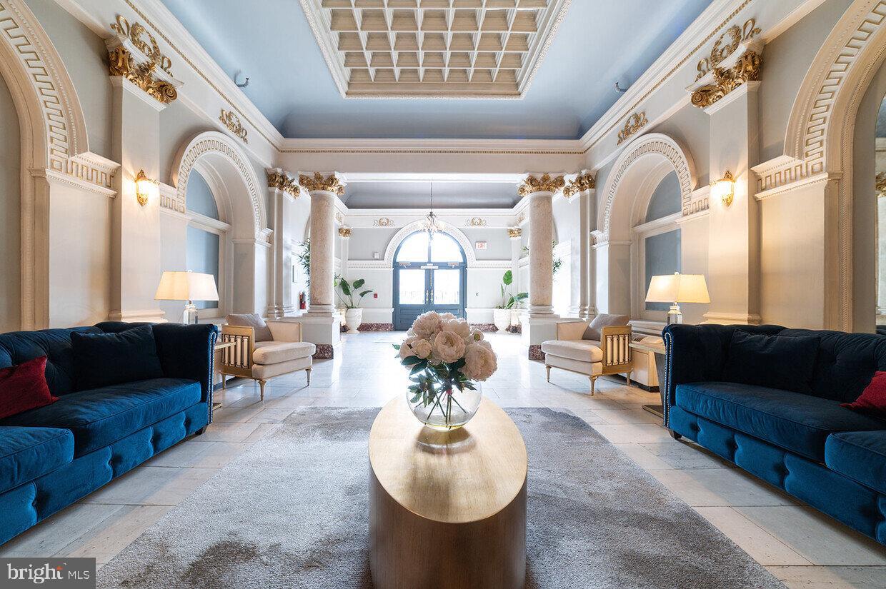 FAIRMOUNT - Residential Lease