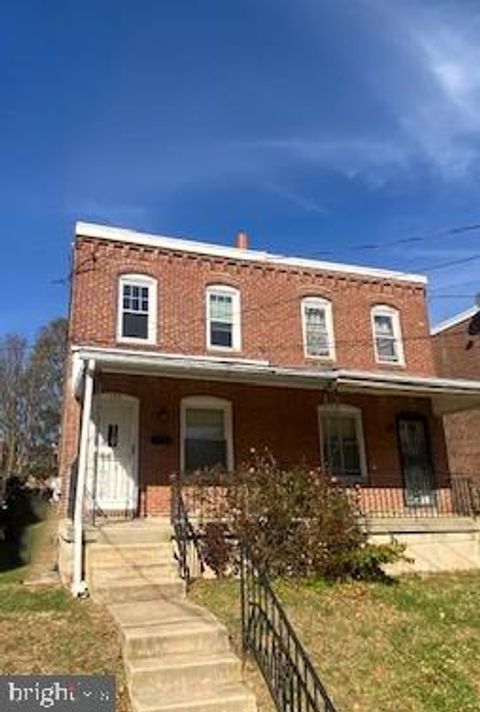 Townhouse For Sale - 140 Walnut Avenue<br/> ARDMORE, PA 19003