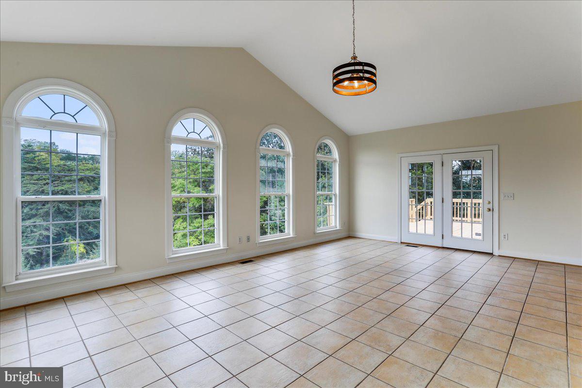 RIVERSIDE ON THE POTOMAC - Residential