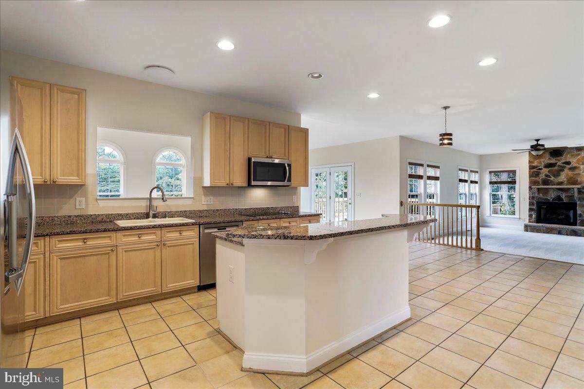 RIVERSIDE ON THE POTOMAC - Residential