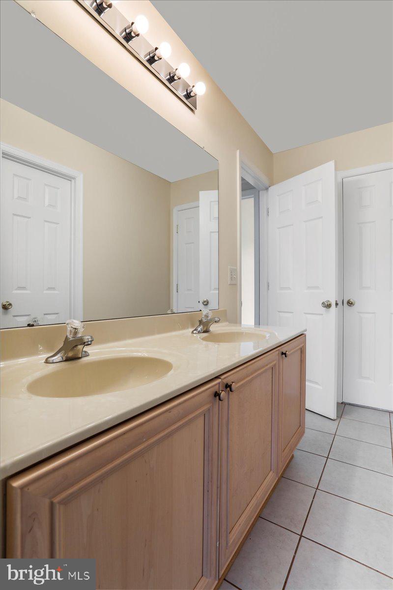 RIVERSIDE ON THE POTOMAC - Residential